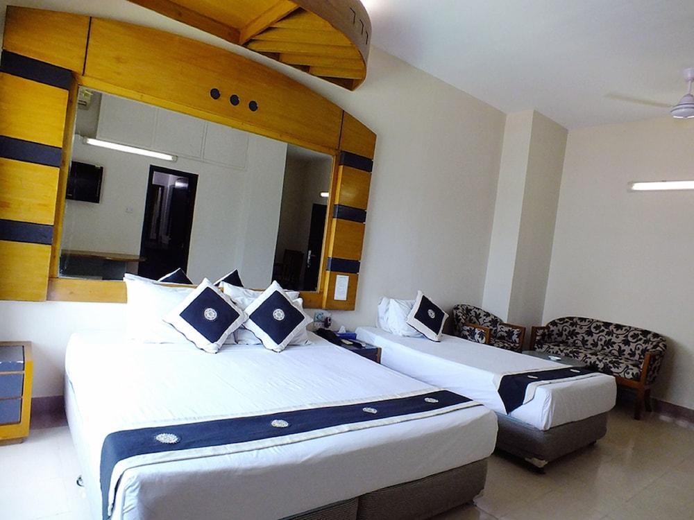Uni Resort Cox's Bazar Buitenkant foto
